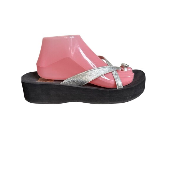 Yellow Box Womens Rhinestone Bling Flip Flops Sandals Silver Leather 10 - Picture 4 of 5